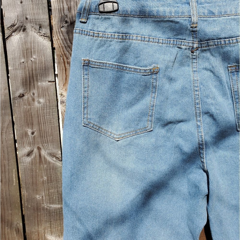Jeans Above the Ankle - Picture 7 of 10